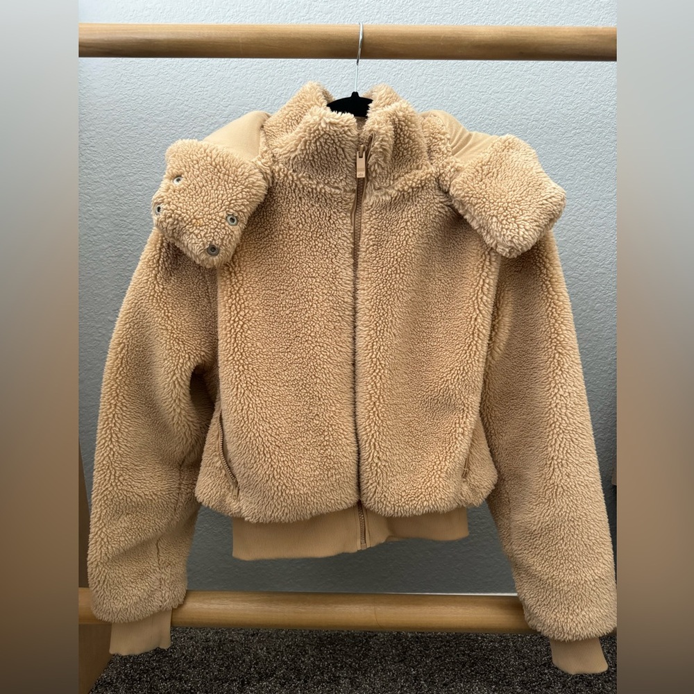 ALO Yoga Tan Sherpa Foxy Hooded jacket, size XS
